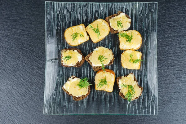 Bread Pieces Delicious Cod Caviar Black Stone Slate Background — Stock Photo, Image