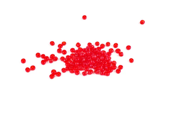 Röda Pärlor Isolerade Vit Bakgrund — Stockfoto