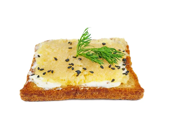 Peça Pão Com Delicioso Caviar Bacalhau Fundo Branco — Fotografia de Stock