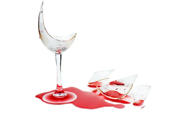 Розсипаний Келих Білому Тлі Наповнене Червоне Вино Кров Ліцензійні Стокові Фото