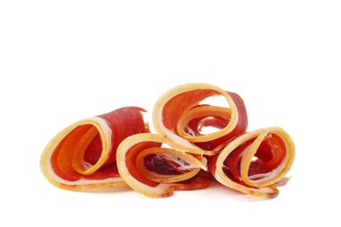 Dilimlenmiş prosciutto. Beyaz bir arkaplanda izole edilmiş