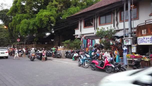 Убуд Бали Индонезия Сентября 2019 Года Прогулки Проезд Автомобилях Мотоциклах — стоковое видео