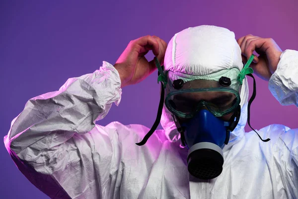 Pandemi Coronavirus Covid Dokter Ilmuwan Mengenakan Pakaian Biologis Dan Topeng — Stok Foto
