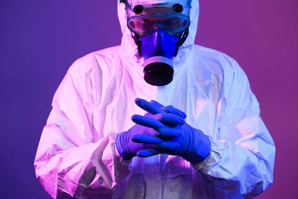 Πανδημία Του Coronavirus Covid Γιατρός Επιστήμονας Φορώντας Προστατευτική Βιολογική Στολή — Φωτογραφία Αρχείου