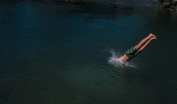 Young Man Prepare Jump Water Clean River Swims Enjoys Spending — Stock Photo, Image