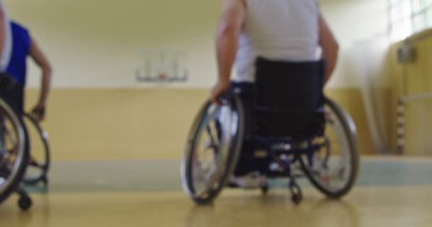 Primer Plano Una Persona Deportiva Con Discapacidad Sentada Una Silla — Vídeo de stock