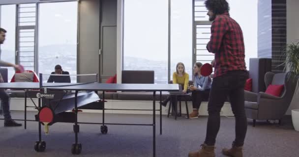 Startup Business Everyday Life Businesspeople Playing Ping Pong Tennis Modern — Stock Video