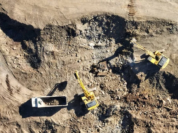 Escavadoras Minas Industriais Estão Cavando Solo Canteiro Obras Carregando Caminhões — Fotografia de Stock