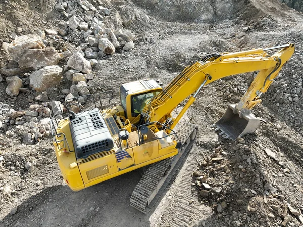 Escavadoras Minas Industriais Estão Cavando Solo Canteiro Obras Carregando Caminhões — Fotografia de Stock