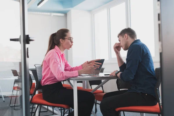 Emotional Couple Young Colleagues Arguing Modern Office Business Woman Shouting — Stock Photo, Image