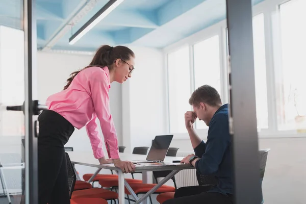 Emotional Couple Young Colleagues Arguing Modern Office Business Woman Shouting — Stock Photo, Image