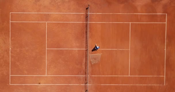 Обслуживание Теннисного Корта Выравнивание Поверхности Площадки Сглаживание Специальной Сеткой После — стоковое видео