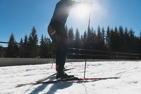 Skandinav Kayağı Kros Kayak Klasik Tekniği Sabahları Güzel Bir Panoramik — Stok fotoğraf