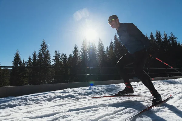 노르딕 Nordic Ski 크로스컨트리 Cross Country Ski 아침에 아름다운 파노라마 — 스톡 사진