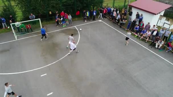 Bovenaanzicht Drone Vliegen Boven Amateur Voetbalwedstrijd Wedstrijd Echt Toernooi Het — Stockvideo