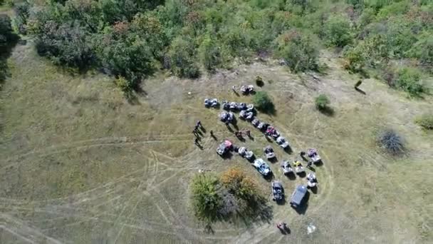 Aerial Drone Kilátás Atv Quads Egy Földút Erdőkben Road Csapat — Stock videók