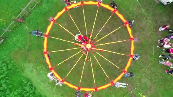 嘉年华快乐环游空中俯瞰 无人机跟踪旋转射击高质量的4K镜头 — 图库视频影像