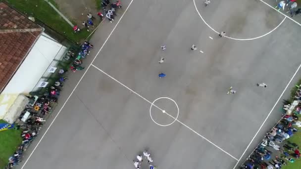 Top View Drone Létání Nad Amatérské Fotbalové Utkání Venkovský Autentický — Stock video