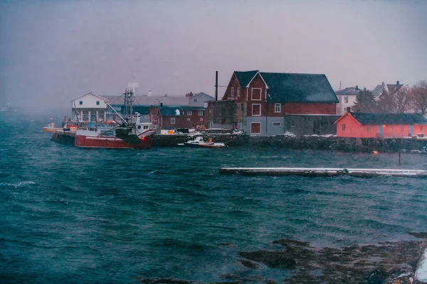 Traditionella Norska Fiskarstugor Och Båtar — Stockfoto
