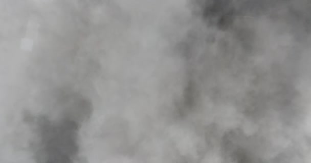 Дрон Летить Над Хмарами Під Час Сходу Сонця Летіть Крізь — стокове відео