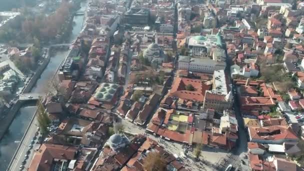 Szarajevóról Nemzeti Könyvtárról Készült Légi Felvételek Felvétel Vijecnica Könyvtár Felett — Stock videók