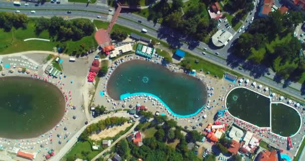 Aerial Drone View Overcrowded Urban Lake Peak Tourist Season Crowd — Wideo stockowe