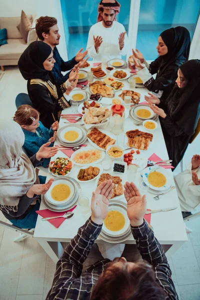 Top View Muslim Family Having Iftar Dinner Drinking Water Break —  Fotos de Stock