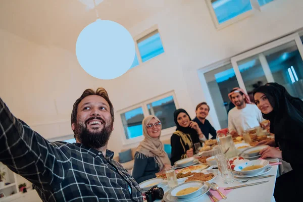 Eid Mubarak Muslim Family Having Iftar Dinner Taking Pictures Smartphone — Stock fotografie