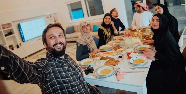 Eid Mubarak Muslim Family Having Iftar Dinner Taking Pictures Smartphone — Stock fotografie