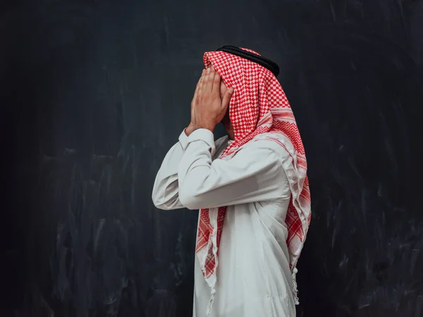 Arabian Man Traditional Clothes Making Traditional Prayer God Keeps Hands — Stock Photo, Image