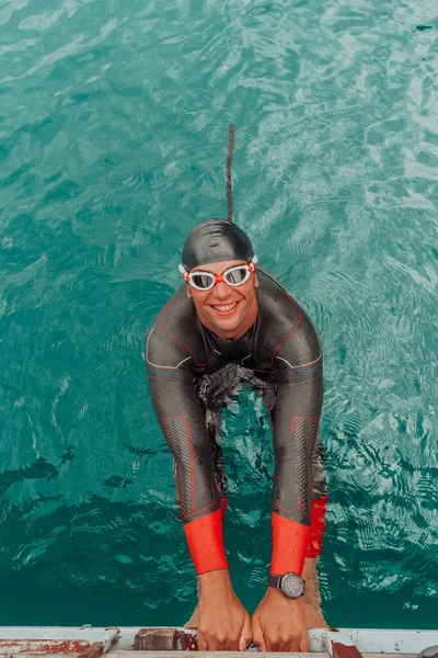 Triatleet Zwemmer Portret Dragen Wetsuit Training — Stockfoto