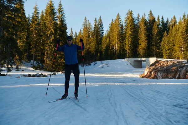 Esqui Nórdico Esqui Cross Country Técnica Clássica Praticada Pelo Homem — Fotografia de Stock