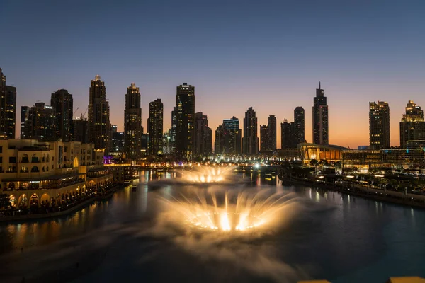 Dubai Singing Fountains Night Lake View Skyscrapers City Skyline Dusk — Stok Foto