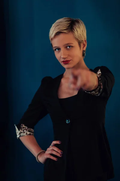 Blonde Business Woman Successful Confidence Modern Blue Mat Background Selective — Foto de Stock