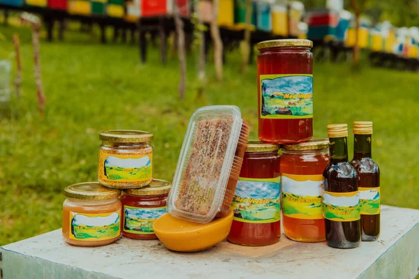 Natuurhoning Producten Gefotografeerd Een Honing Boerderij Stuifmeel Honing Diverse Honingproducten — Stockfoto