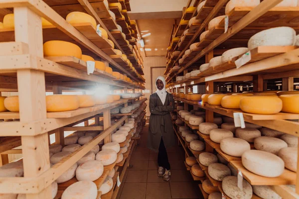 Arab Investor Warehouse Cheese Production Industry — Stock fotografie