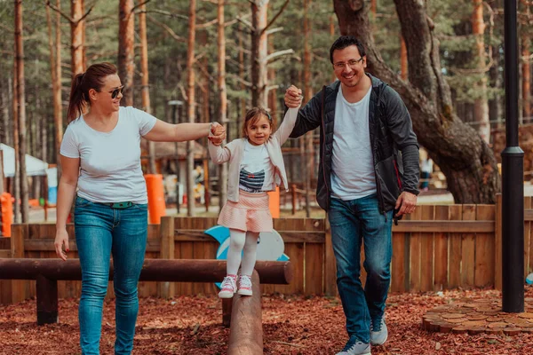 Family Fun Park Happy Family Spending Time Park Playing Daughter — Stockfoto