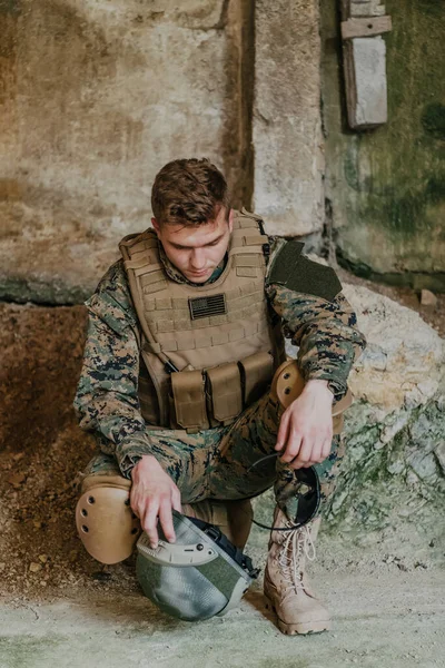 Látnoki Problémák Katonákban Katonának Pszichológiai Problémái Vannak Csatatéren — Stock Fotó
