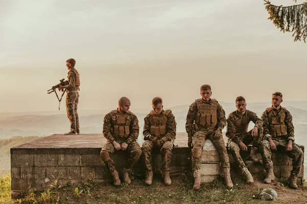 Soldaten Team Ontspannen Strijd Met Een Pauze Training — Stockfoto