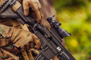 Amerikan Deniz Piyadeleri Özel Operasyonlar Askeri harekat için taktik ve iletişim donanımı hazırlıyor..