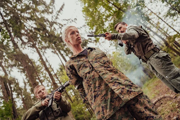 Terroristes Été Capturer Femme Soldat Vivante Interroger Sur Des Tactiques — Photo