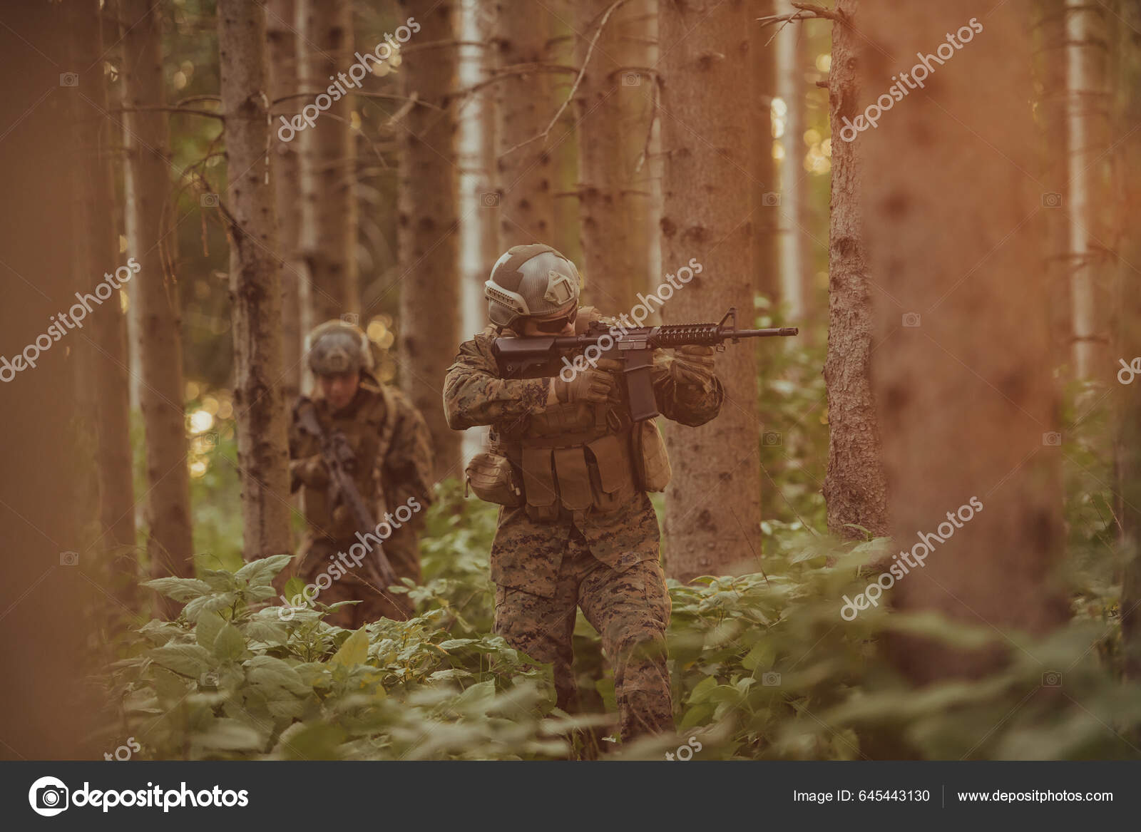 Группа Современных Военных Солдат Ведет Войну Опасных Отдаленных.