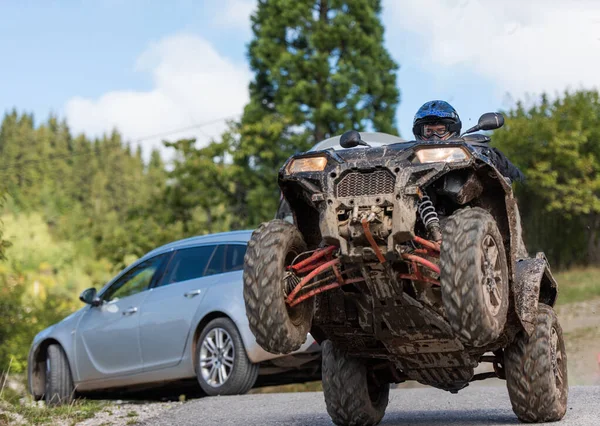Adventurous Driving Atv Motorbikes Man Drives Quad Bike Dangerous Roads — Stock Photo, Image