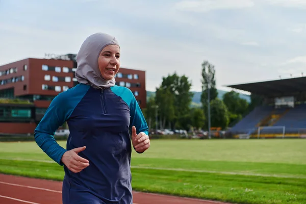 Muslim Woman Burqa Sports Muslim Clothes Running Marathon Course Preparing — Stock Photo, Image