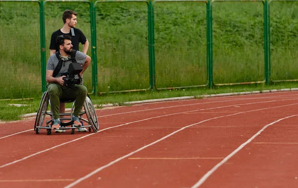 Cameraman Che Filma Partecipanti Alla Gara Paralimpica Sul Percorso Della — Foto Stock