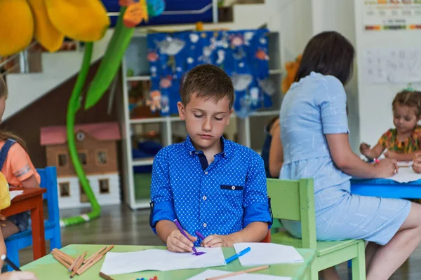 Crianças Criativas Durante Uma Aula Arte Uma Creche Sala Aula — Fotografia de Stock