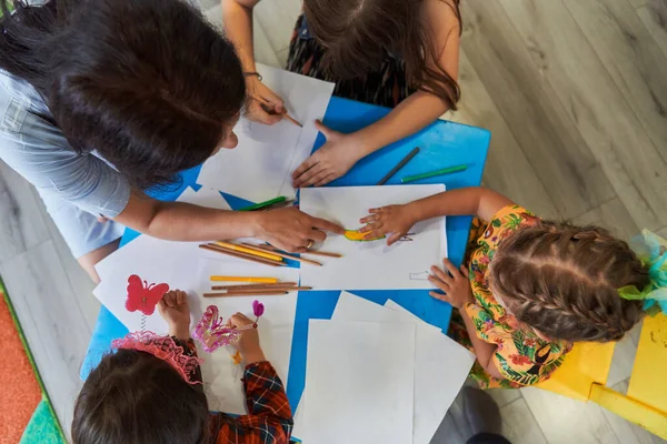 Bambini Creativi Durante Una Lezione Arte Asilo Nido Scuola Elementare — Foto Stock