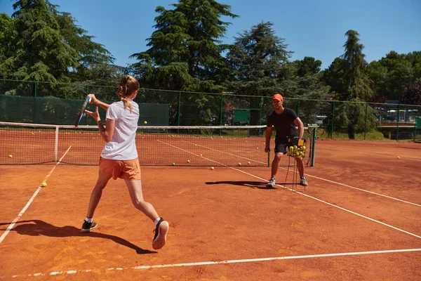 Professional Tennis Player Her Coach Training Sunny Day Tennis Court — Stock Photo, Image