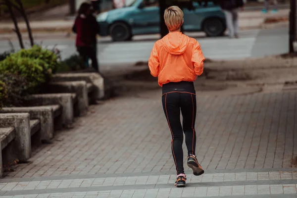 Blonde Sports Outfit Running City Urban Environment Hot Blonde Maintains — Stockfoto