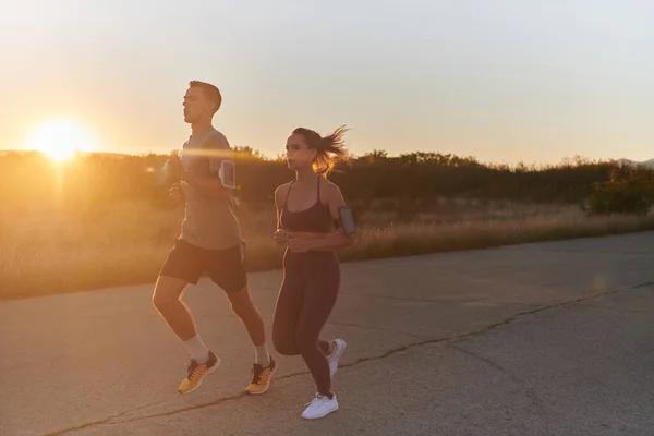 Handsome Young Couple Running Together Early Morning Hours Mesmerizing Sunrise — Stock Photo, Image